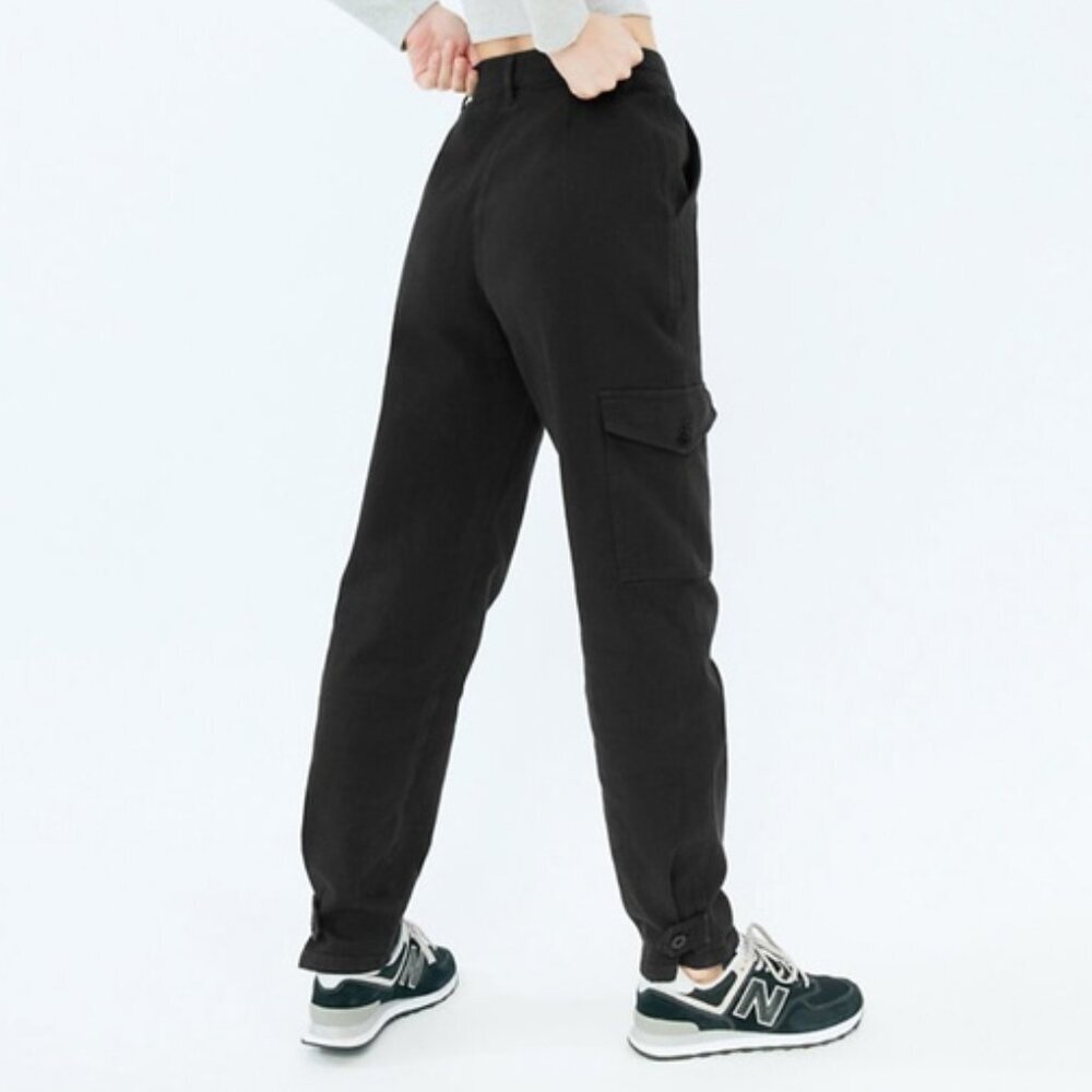 Aritzia Wilfred Free  Ankle Tabs Modern Cargo Pants — Size 2